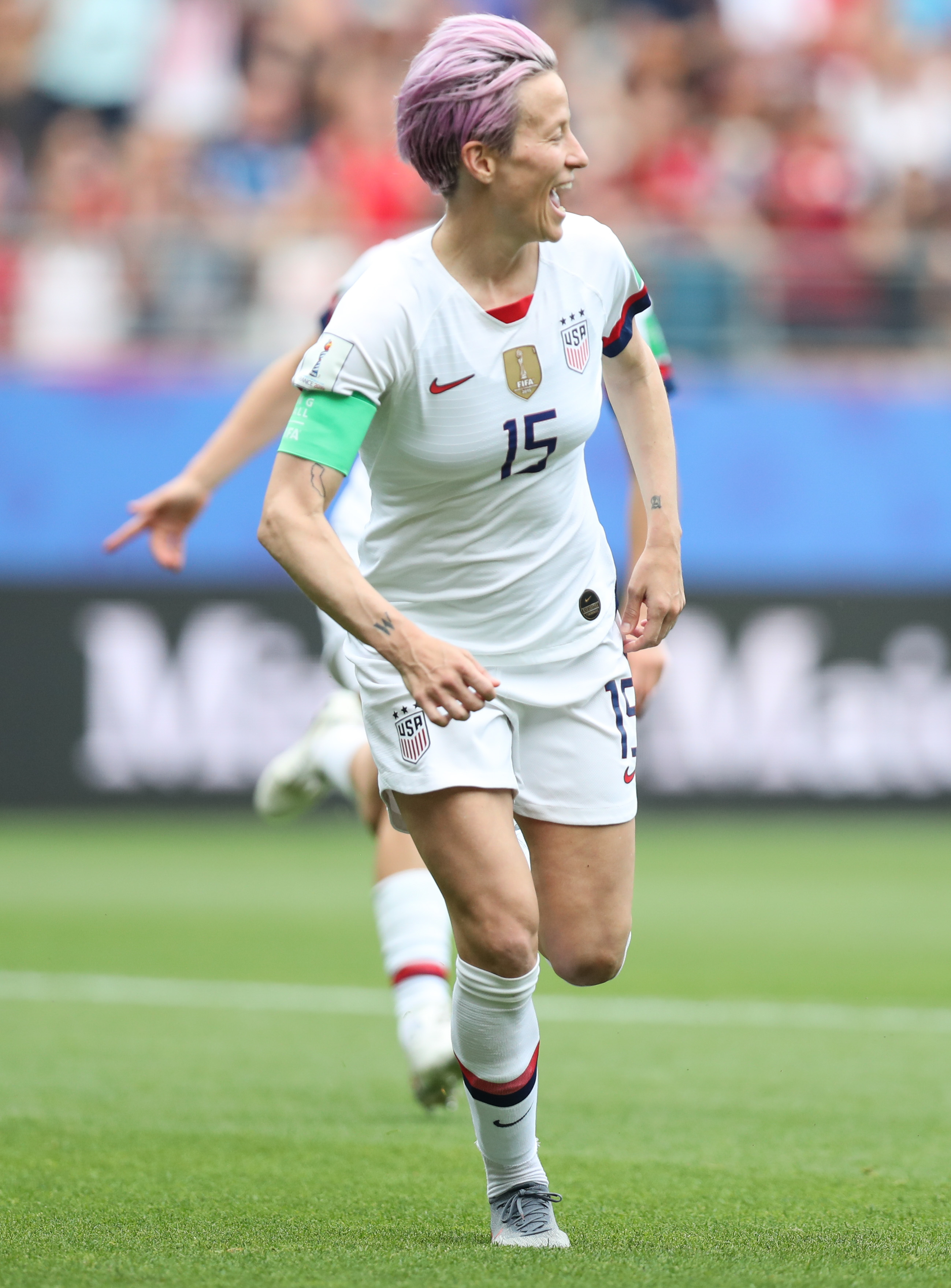 美国女足霸气登顶：称霸世界屡建奇功