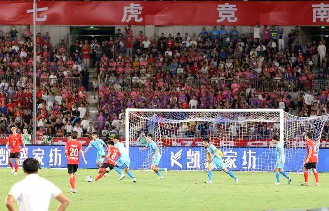 利物浦领修缘：红军稳坐高位，全胜领跑的简单介绍
