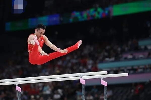 杏彩体育官方平台-日本体操选手实现精彩逆转，摘得银牌